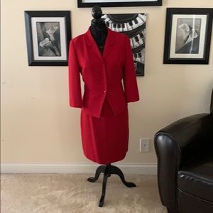 💜 FIRM ... Red 2 pc Skirt Suit